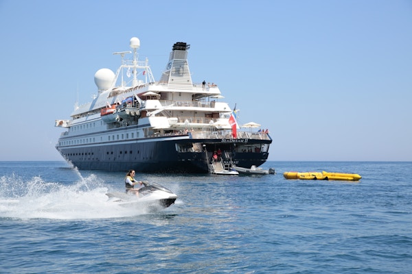 Skipet SeaDream II har nok vannsportutstyr til å underholde de fleste