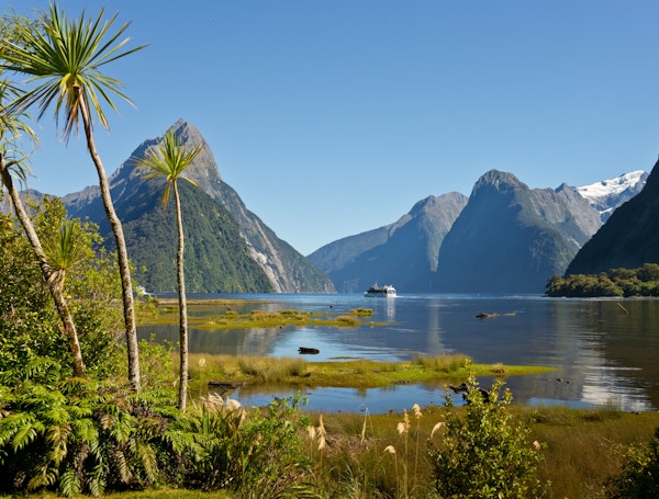 Gettyimages 154960353 new zealand milford sound