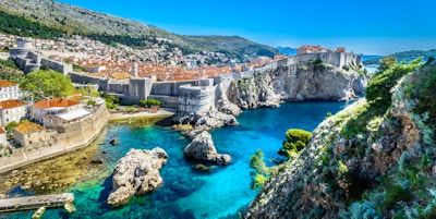 Panoramautsikt over det berømte europeiske reisemålet Dubrovnik ved Adriaterhavskysten, Kroatia.